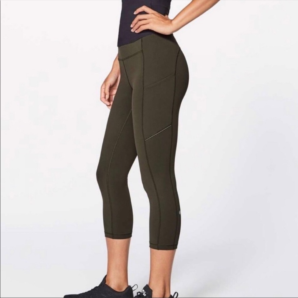 NWT Lululemon Speed Up Crop 21”